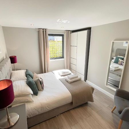 Urban Living'S - The Wesley Beautiful City Centre Apartment With Balcony أكسفورد المظهر الخارجي الصورة