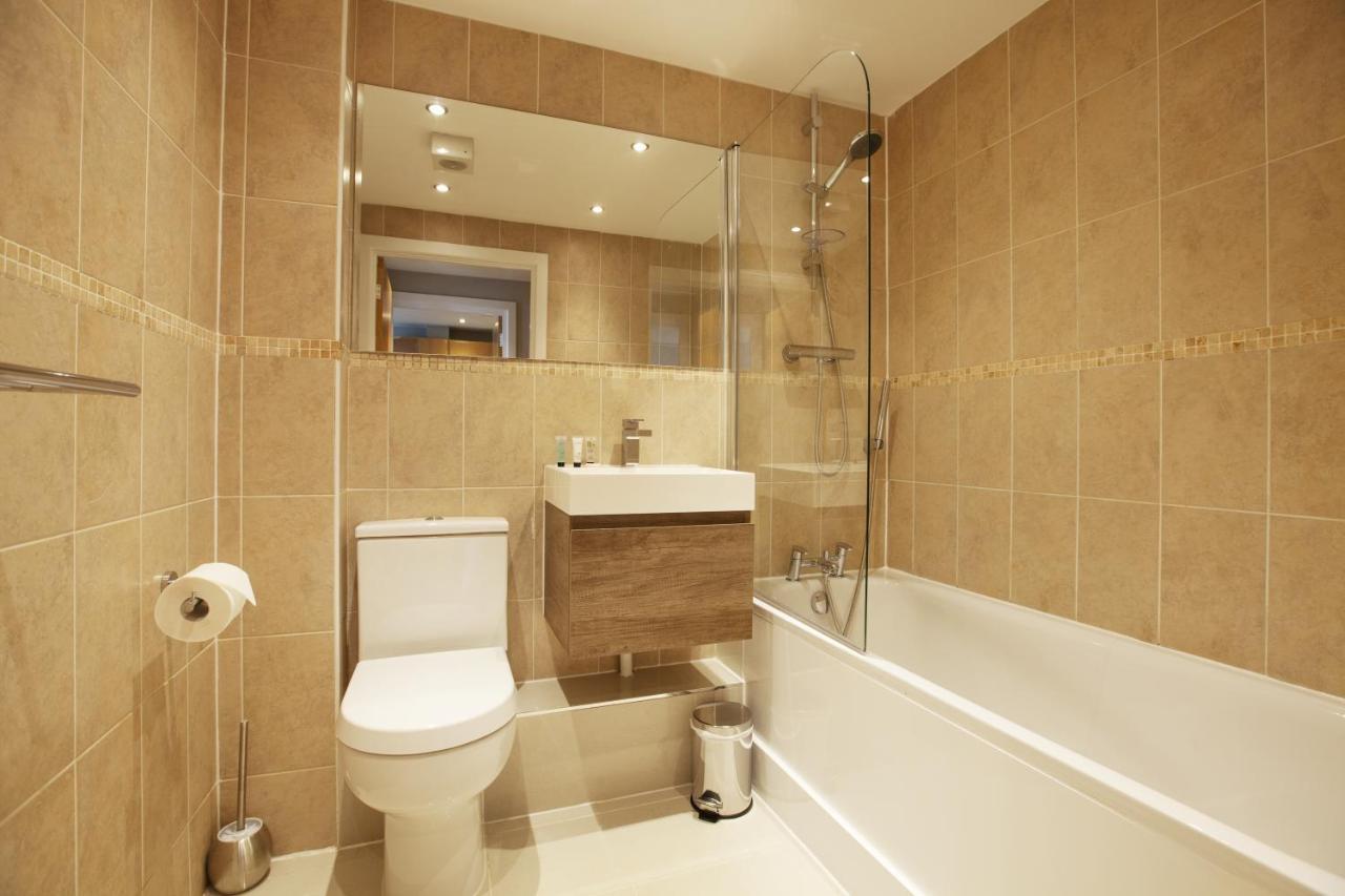 Urban Living'S - The Wesley Beautiful City Centre Apartment With Balcony أكسفورد المظهر الخارجي الصورة