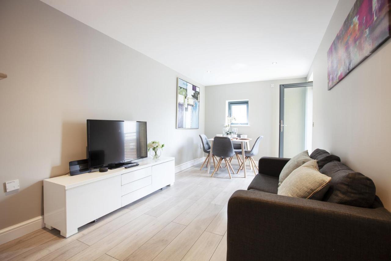 Urban Living'S - The Wesley Beautiful City Centre Apartment With Balcony أكسفورد المظهر الخارجي الصورة