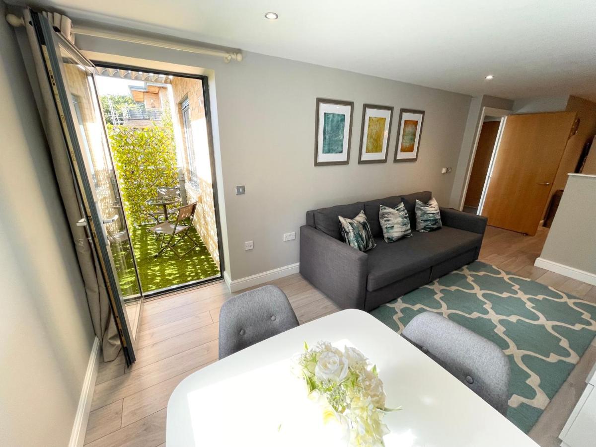 Urban Living'S - The Wesley Beautiful City Centre Apartment With Balcony أكسفورد المظهر الخارجي الصورة
